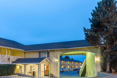 Super 8 By Wyndham Coos Bay/North Bend - Click Find 1