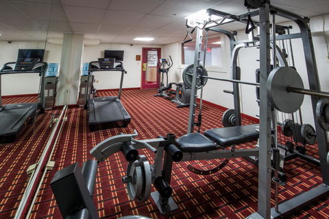 Ramada By Wyndham Medford Hotel & Conference Center - Click Find 12