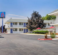 Motel 6 Medford South