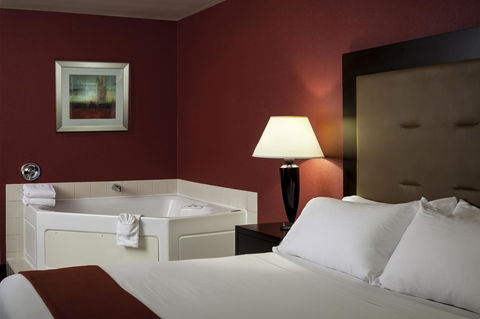 Holiday Inn Express Corvallis-On The River - Click Find 18