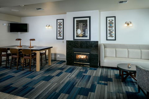 Holiday Inn Express Corvallis-On The River - Click Find 11