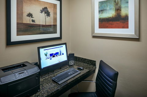 Holiday Inn Express Corvallis-On The River - Click Find 22