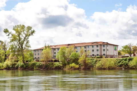 Holiday Inn Express Corvallis-On The River - Click Find 28