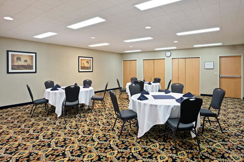Holiday Inn Express Corvallis-On The River - Click Find 12