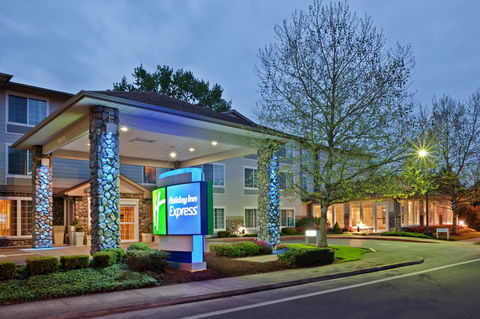 Holiday Inn Express Corvallis-On The River - Click Find 7