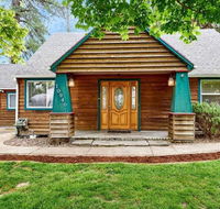 Craftsman Villa With Attached Apartment