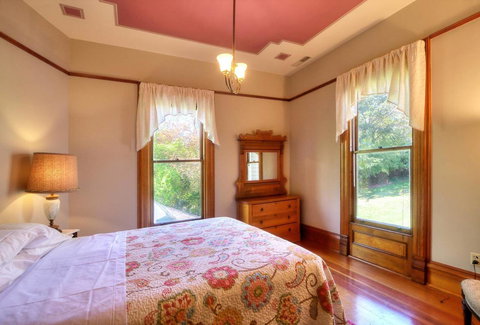 Jacksonville's Historic Nunan House - Click Find 11