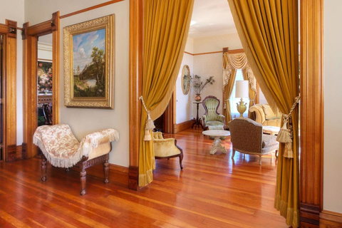 Jacksonville's Historic Nunan House - Click Find 8