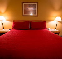 Eagle's View Inn  Suites