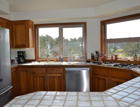 Ocean Front Home With Hot Tub, Ping Pong, Foosball - Bridge Guide 16