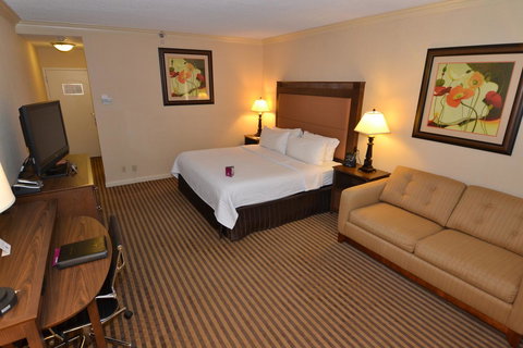 Crowne Plaza Hotels & Resorts Reading - Click Find 34