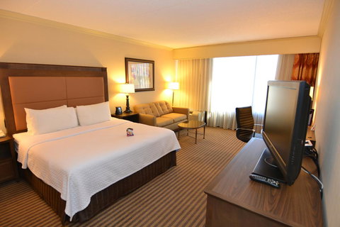 Crowne Plaza Hotels & Resorts Reading - Click Find 6