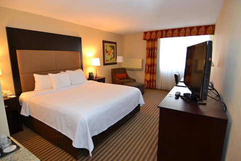 Crowne Plaza Hotels & Resorts Reading - Click Find 10