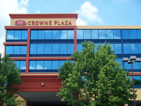 Crowne Plaza Hotels & Resorts Reading - Click Find 30