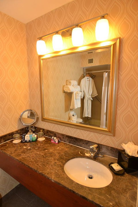 Crowne Plaza Hotels & Resorts Reading - Click Find 35