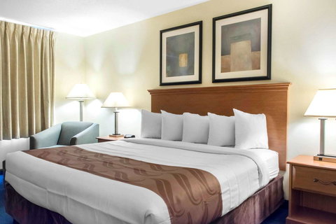 Quality Inn Near University Park - Bet 4u 1