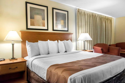 Quality Inn Near University Park - Bet 4u 12