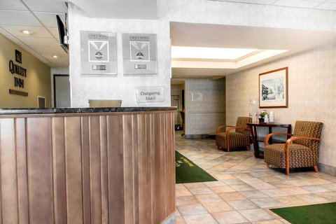 Quality Inn Near University Park - Bet 4u 4