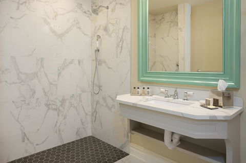 Old Town Bluffton Inn - Bet 4u 15