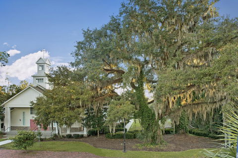 Old Town Bluffton Inn - Bet 4u 25