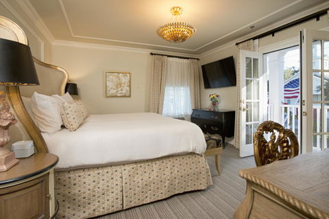 Old Town Bluffton Inn - Bet 4u 6