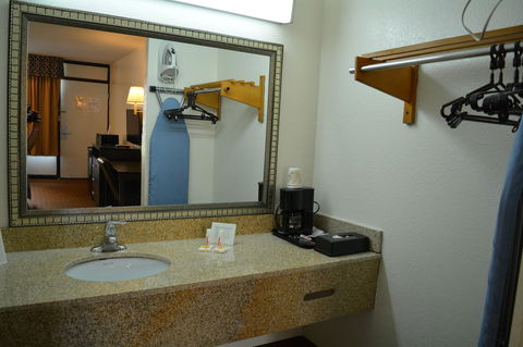 Days Inn By Wyndham Port Royal/near Parris Island - Bet 4u 21