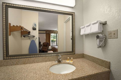 Days Inn By Wyndham Port Royal/near Parris Island - Bet 4u 32