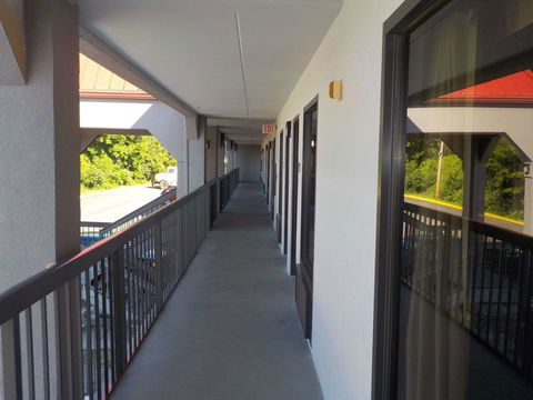 SureStay Hotel By Best Western Lenoir City - Bridge Guide 10