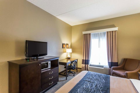 Comfort Inn & Suites Cookeville - Click Find 4