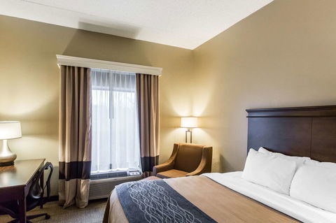 Comfort Inn & Suites Cookeville - Click Find 24