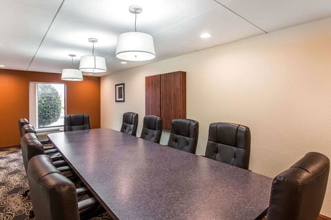 Comfort Inn & Suites Cookeville - Click Find 27