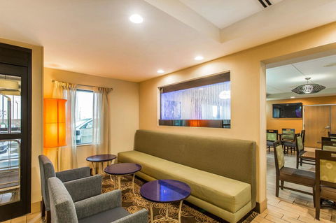 Comfort Inn & Suites Cookeville - Click Find 7