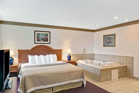 Days Inn By Wyndham Clearfield - Bridge Guide 8