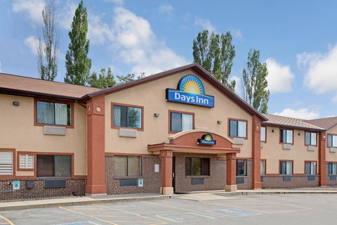 Days Inn By Wyndham Clearfield - Bridge Guide 1