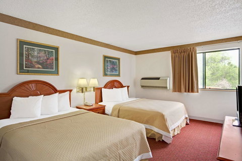 Days Inn By Wyndham Clearfield - Bridge Guide 10