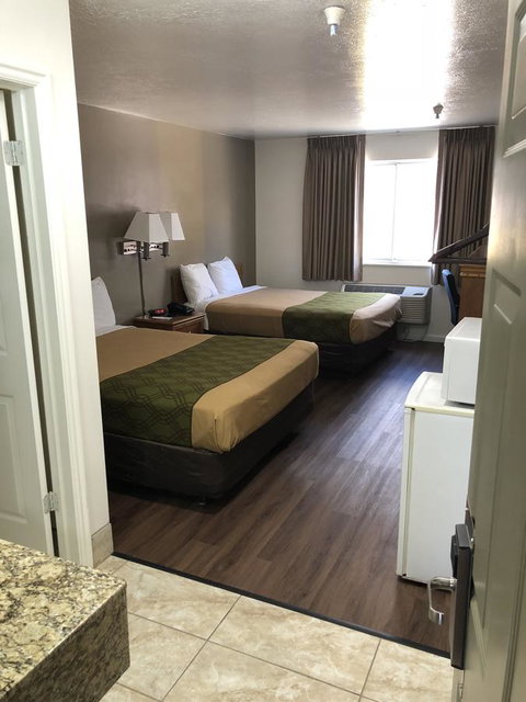 Econo Lodge Clearfield - Bridge Guide 6