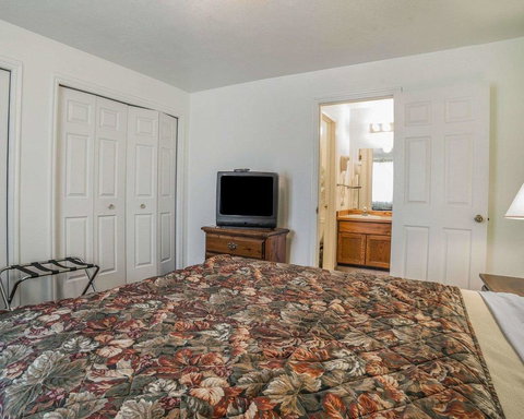 Econo Lodge Clearfield - Bridge Guide 27