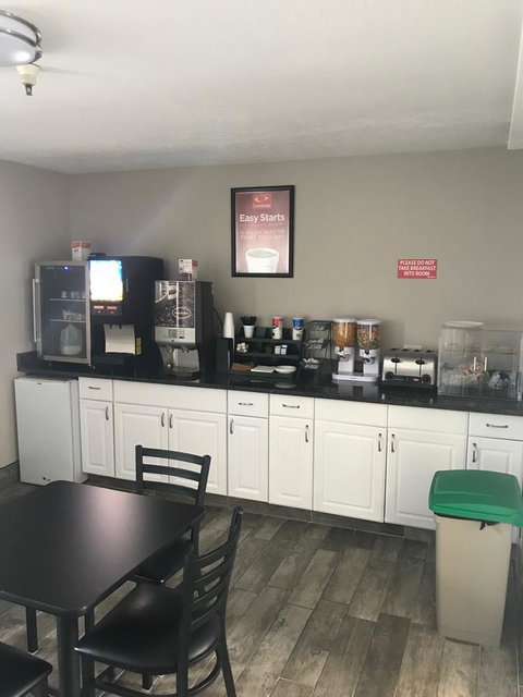 Econo Lodge Clearfield - Bridge Guide 8