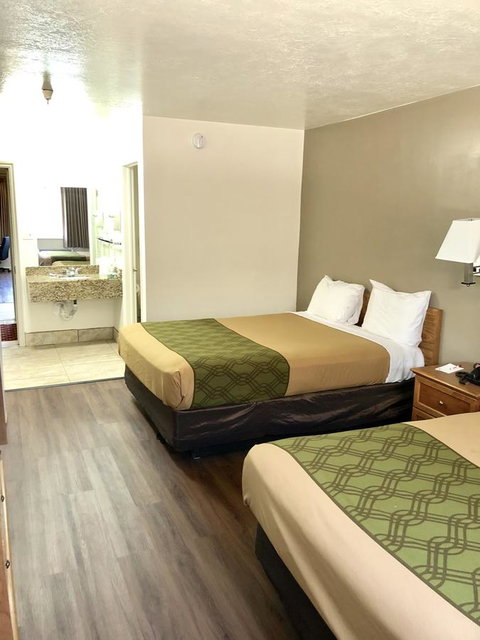 Econo Lodge Clearfield - Bridge Guide 5