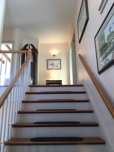 High Hill Inn - Bet 4u 8