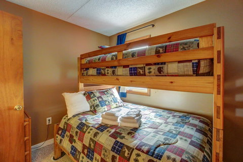 Slopeside Retreat - Click Find 36