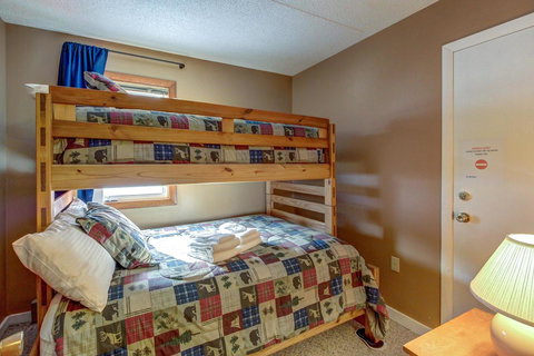 Slopeside Retreat - Click Find 35