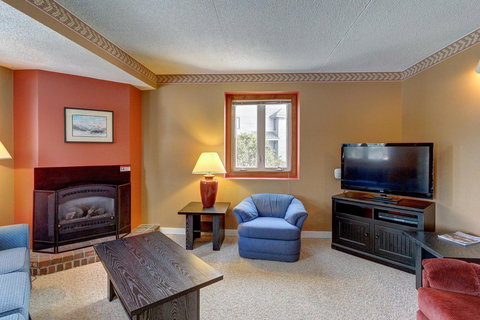 Slopeside Retreat - Click Find 11