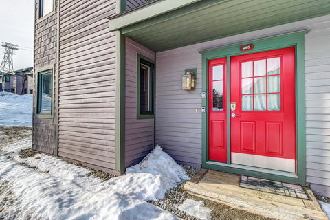 Slopeside Retreat - Click Find 5