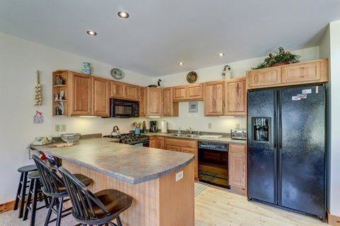 Jay Peak Townhouse - Click Find 11