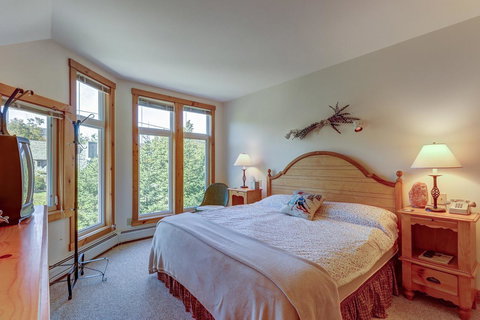 Jay Peak Townhouse - Click Find 16