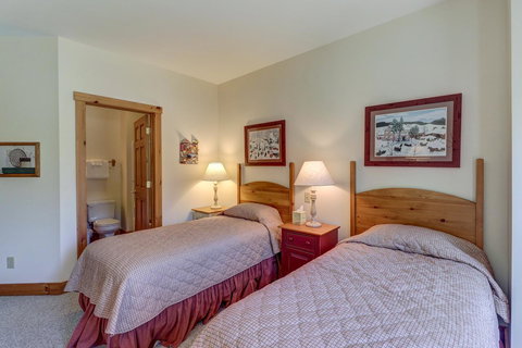 Jay Peak Townhouse - Click Find 28