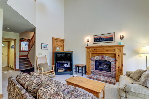 Jay Peak Townhouse - Click Find 5