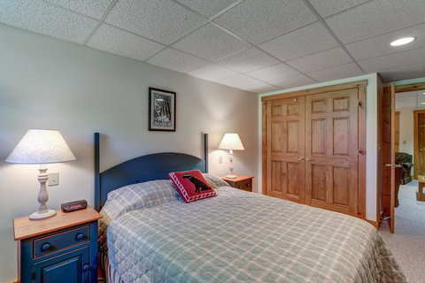 Jay Peak Townhouse - Click Find 21