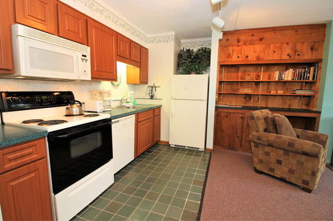 Whiffletree Condo Unit C5 - Click Find 6